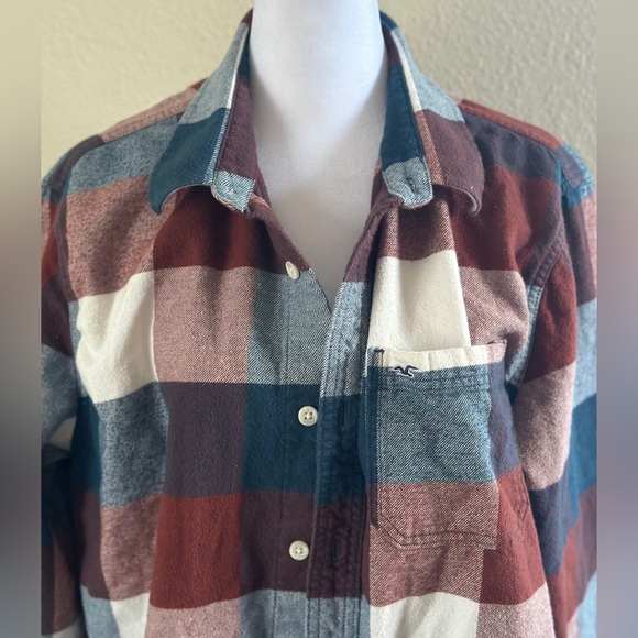 Hollister Plaid Flannel Button Down Shirt - Picture 3 of 5